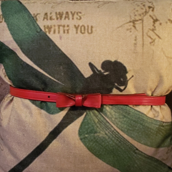 Bow Detail Adjustable Leather Fossil Belt - Picture 2 of 6